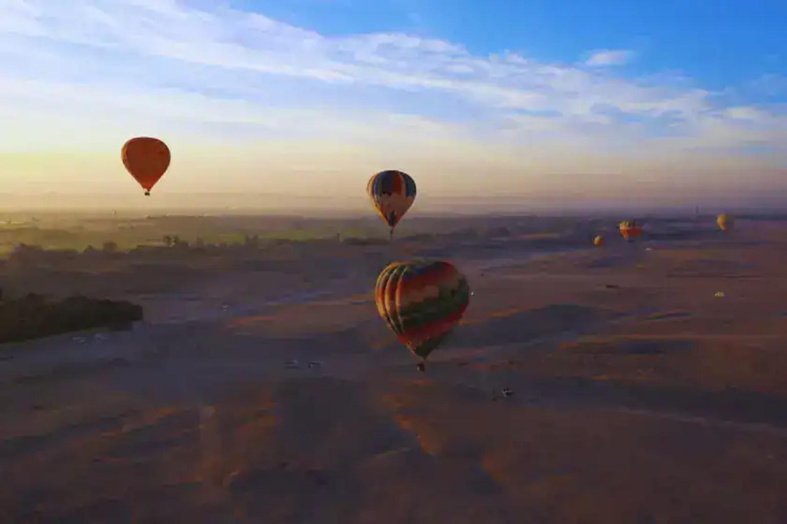 The green Nile against the desert
