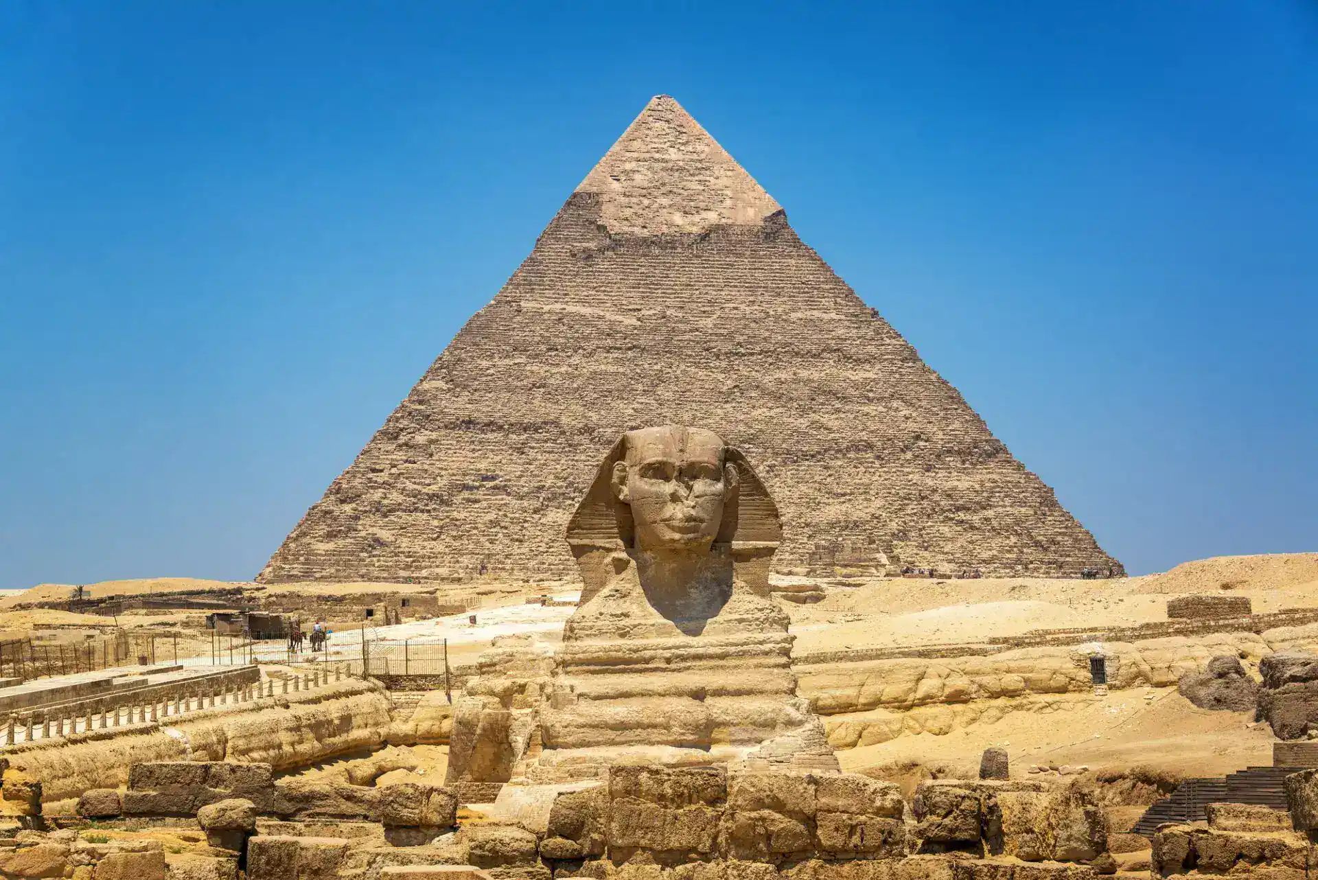 Cairo layover: can you see the Pyramids?