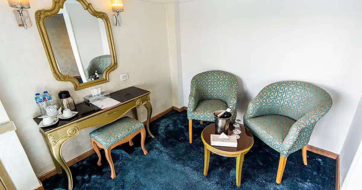MS Stephanie, cabin sitting area