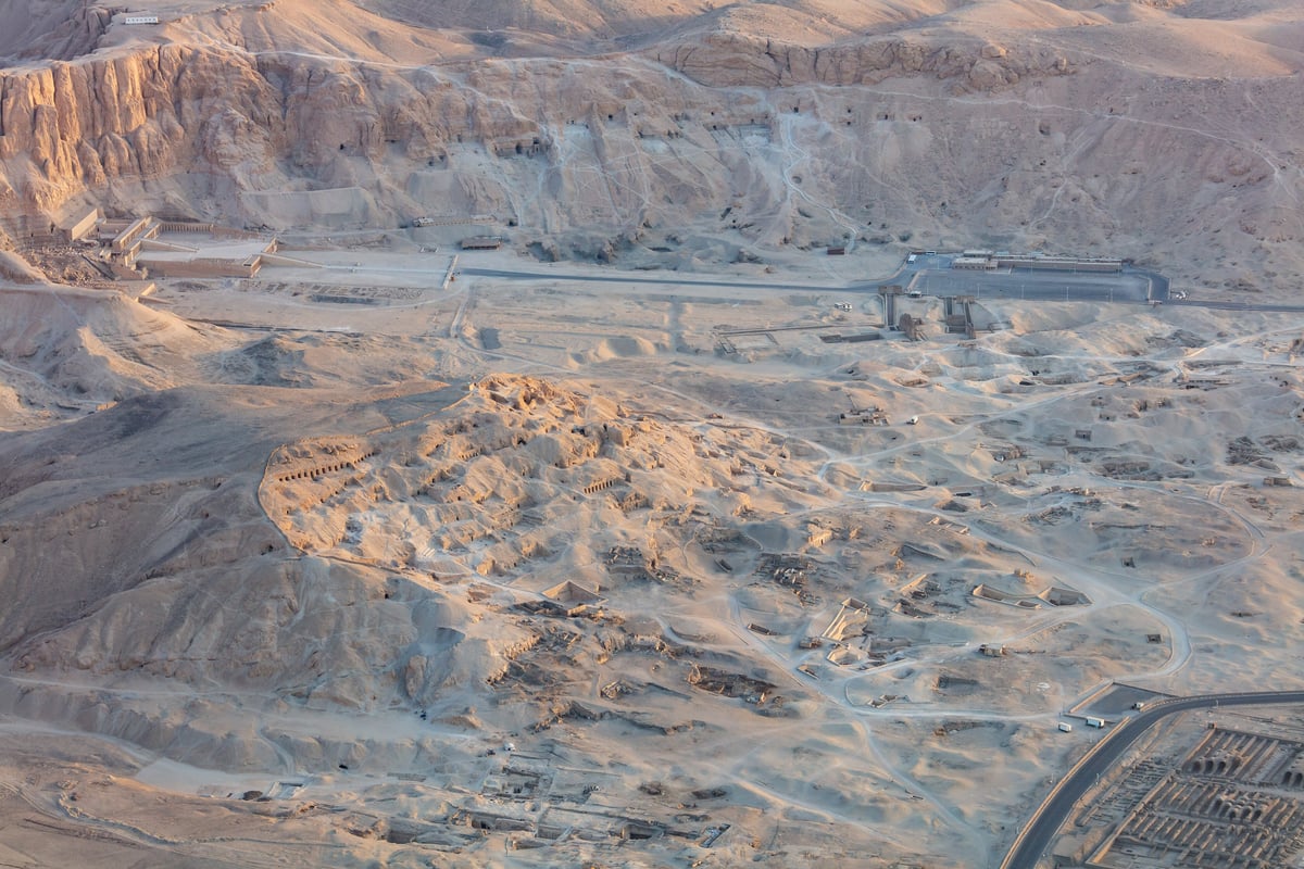 Valley of the Nobles, Luxor, aerial view. Photo: Diego Delso, CC BY-SA 4.0, via Wikimedia Commons