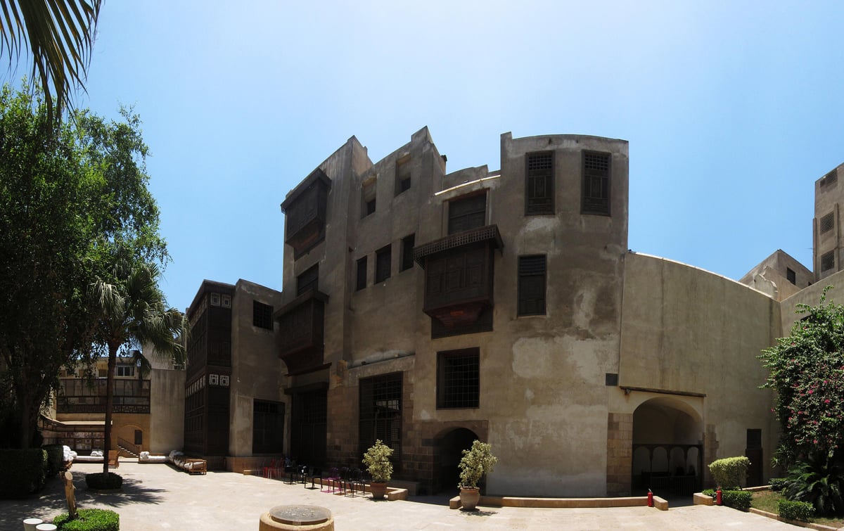 Bayt al-Suhaymi, courtyard facades. Photo: Ahmed Al.Badawy from Cairo, Egypt, CC BY-SA 2.0, via Wikimedia Commons