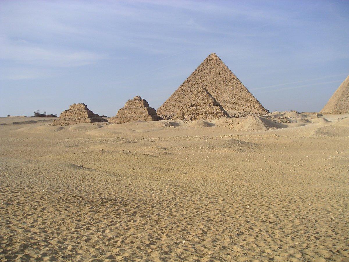 Pyramids of Khafre and Menkaure – Giza Plateau – Attraction – photo 4