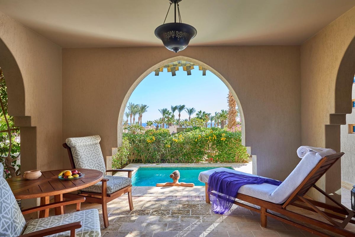 Four Seasons Resort Sharm El Sheikh pool terrace with an arched opening and a plunge pool.