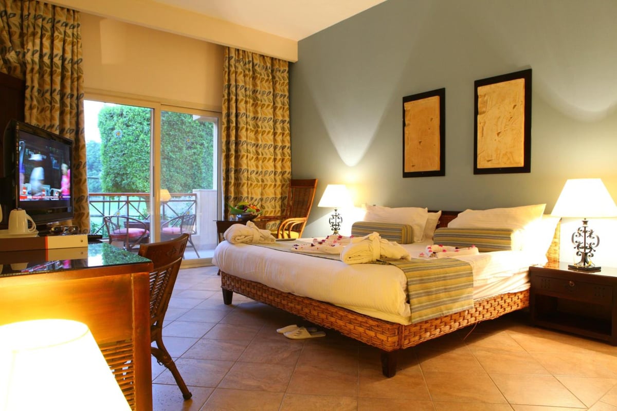 Swiss Inn Pyramids Golf Resort – Hotel – photo 11