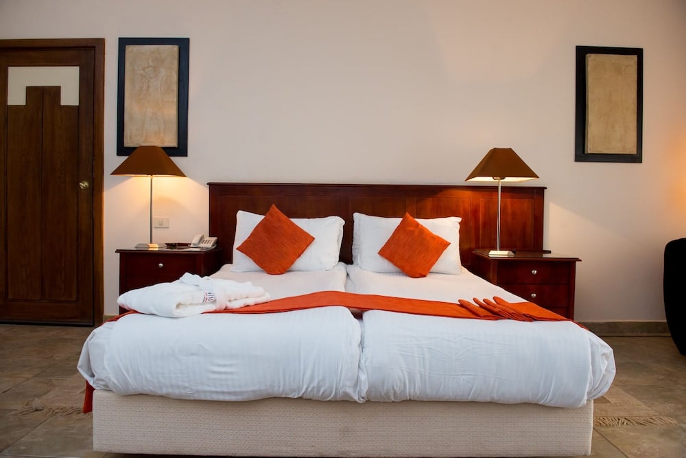Swiss Inn Pyramids Golf Resort – Hotel – photo 7