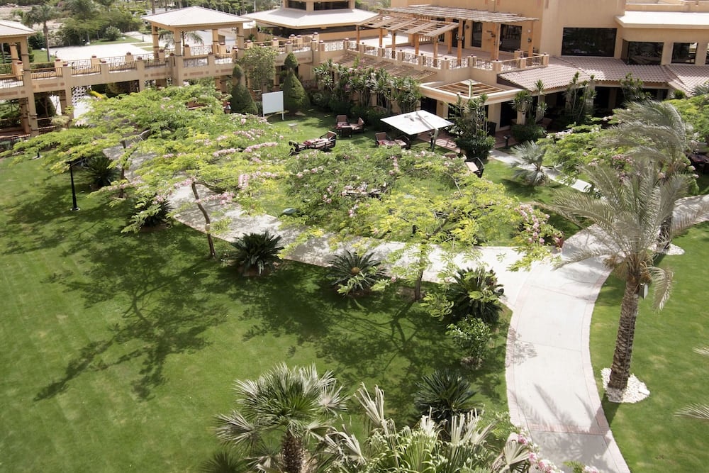 Swiss Inn Pyramids Golf Resort – Hotel – photo 2