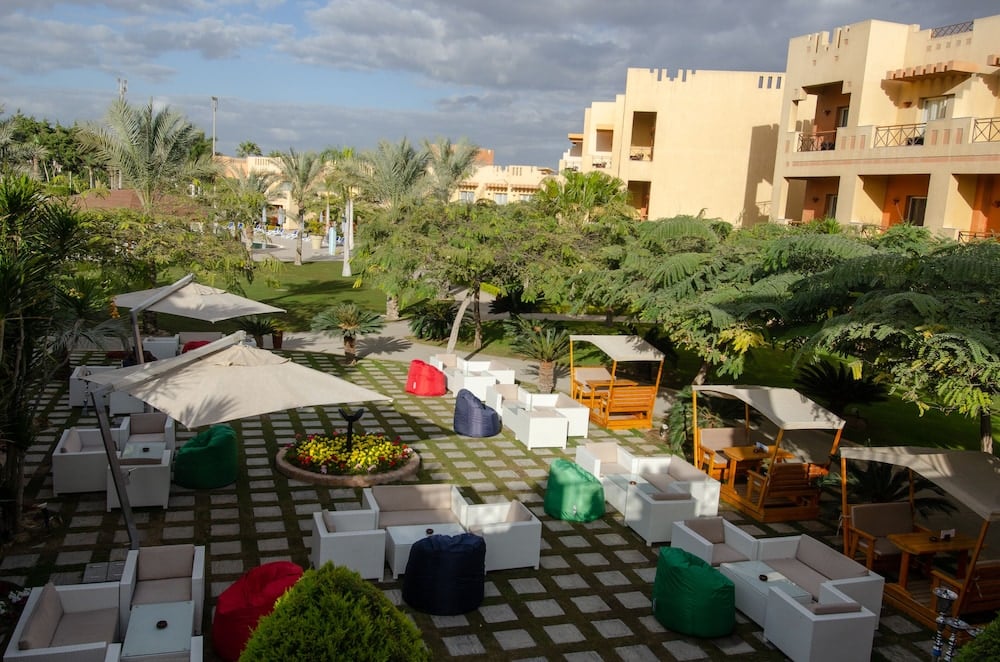 Swiss Inn Pyramids Golf Resort – Hotel – photo 4