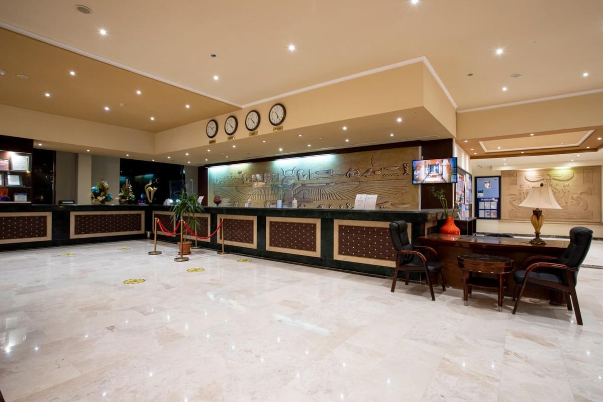 AMC Royal Hotel & Spa – Hotel – photo 2