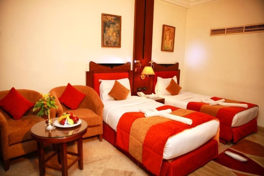 Aracan Eatabe Luxor Hotel, Deluxe Room River View