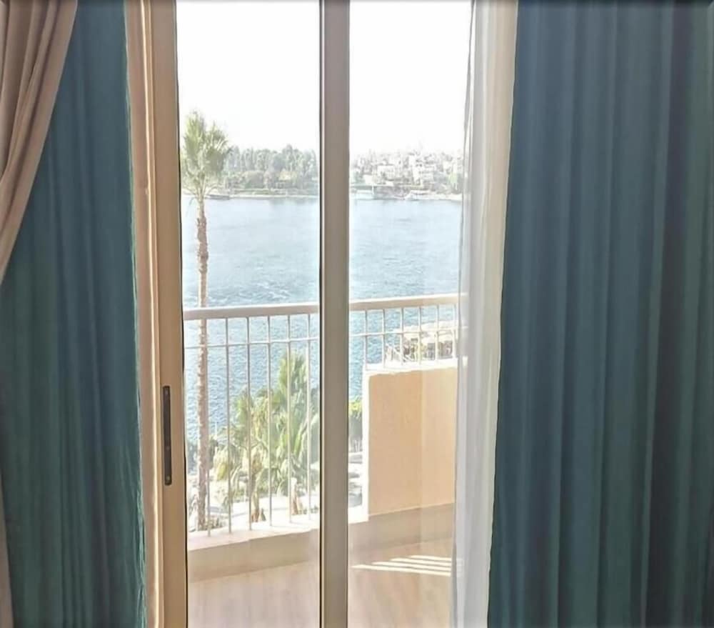 Aracan Eatabe Luxor Hotel, Superior Room River View