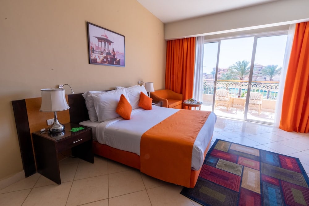 Parrotel Lagoon Waterpark Resort – Hotel – photo 6