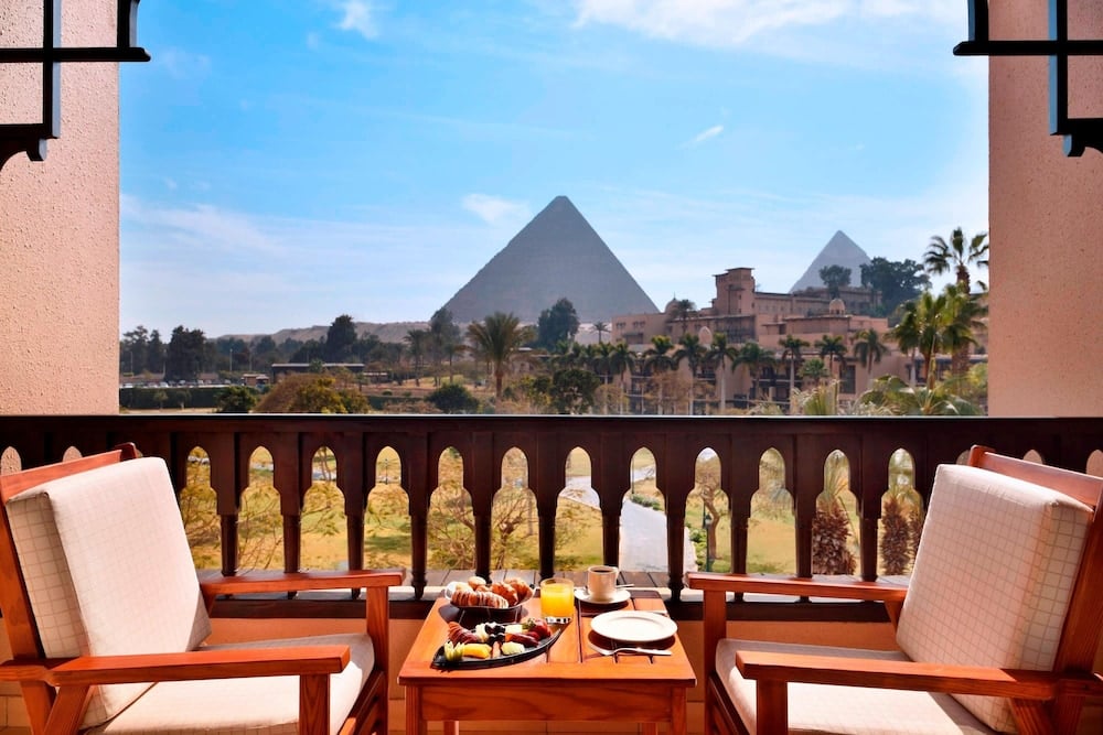 Marriott Mena House Cairo, Suite 1 Bedroom Balcony Pyramid View